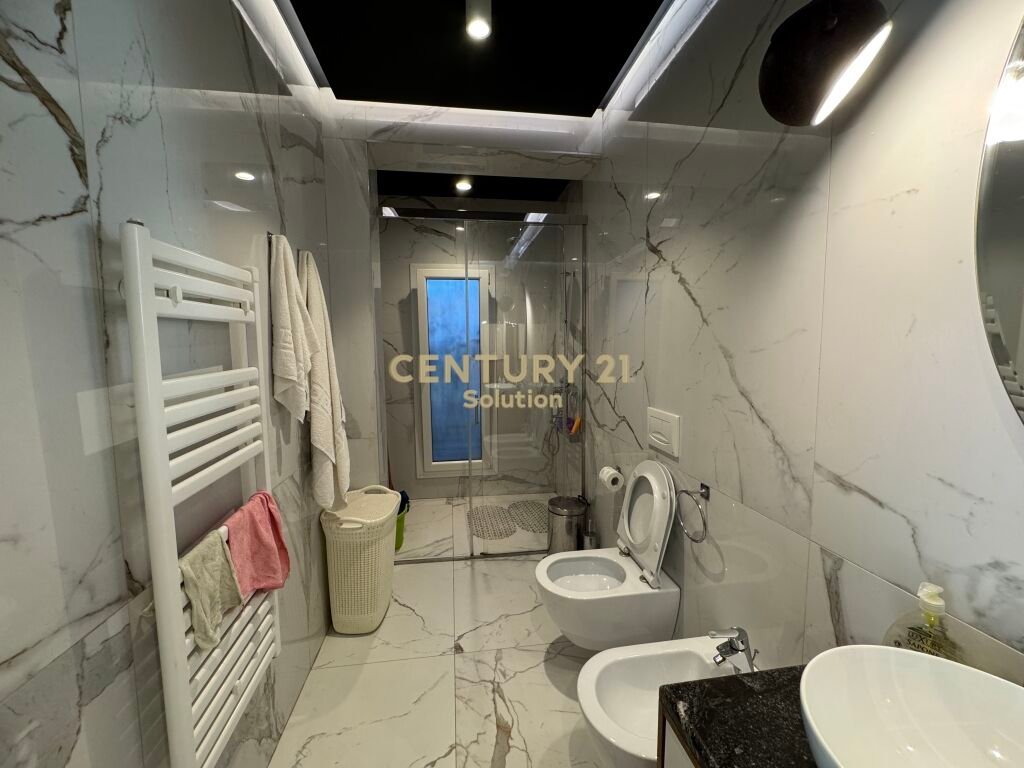 VILLA FOR SALE IN QERRET!
