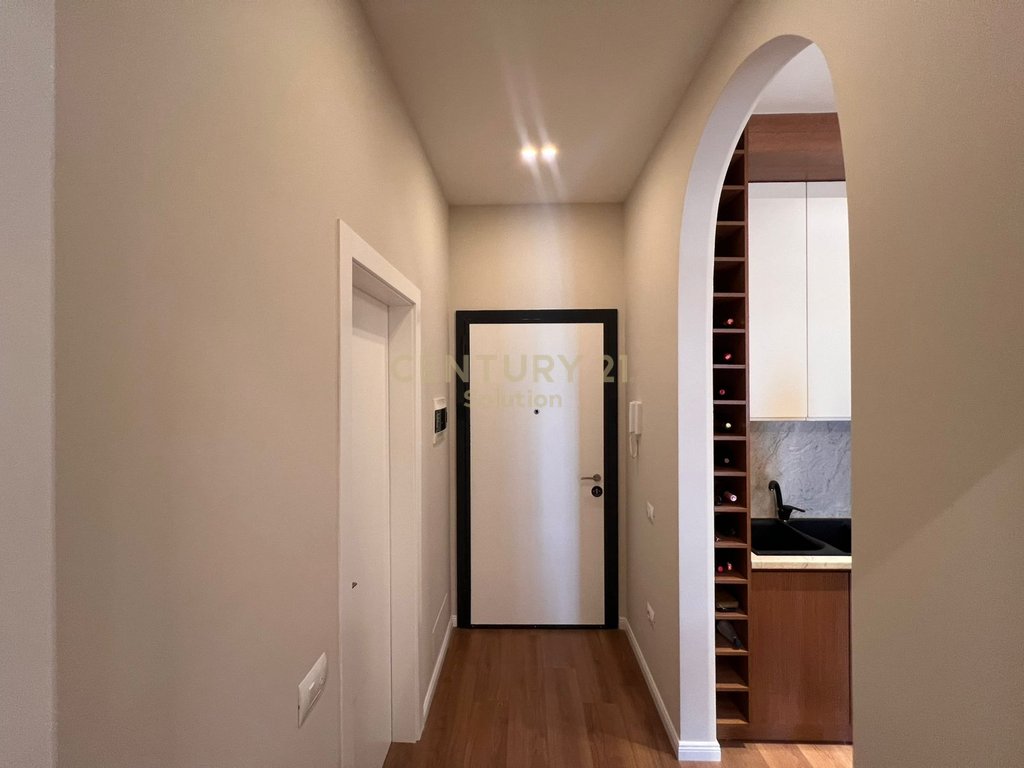 1+1 APARTMENT FOR SALE NEAR THE BUILDING WITH ARROWS!
