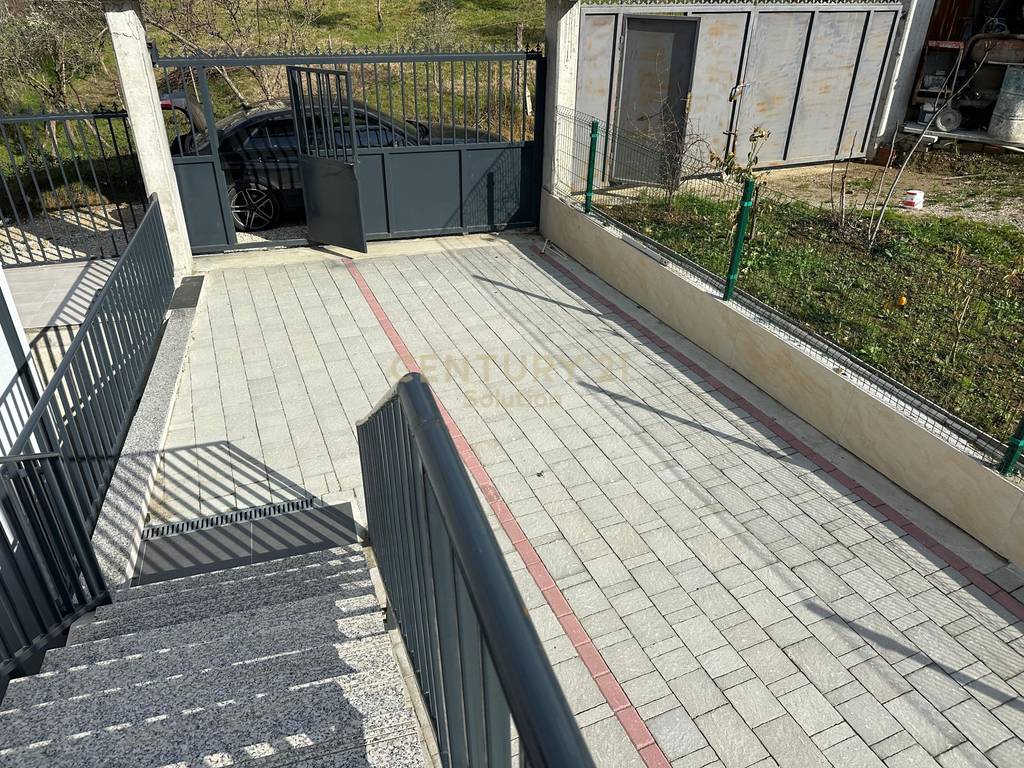 APARTMENT 2+1+PARKING SPACE FOR RENT NEAR THE KOMBINATI!