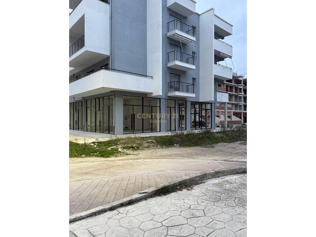 UNIT FOR SALE IN ORIKUM VERY CLOSE TO THE SEA!