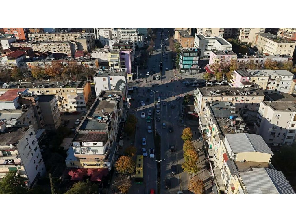 DECEMBER 21, COMMERCIAL SPACE FOR SALE!