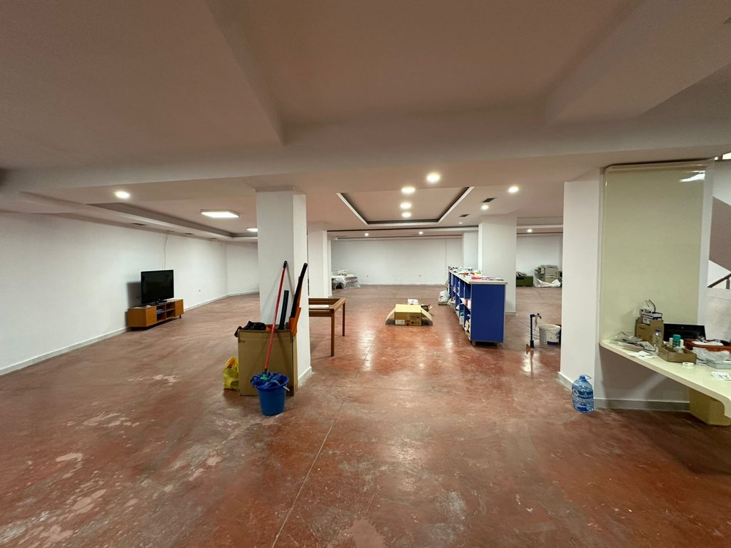 Commercial space for rent on Jordan Misja Street