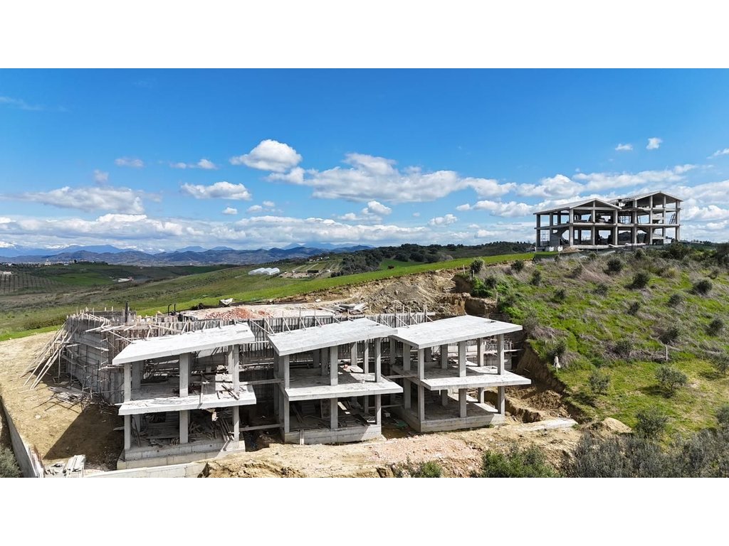 Durres, Hilltop Villa with Panoramic View of the Sea and the Lake