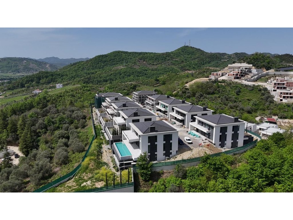 LUXURY VILLA FOR SALE