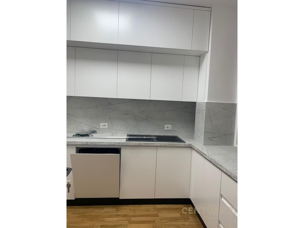 Apartament 3+1+2 me Qira tek Ish Blloku!