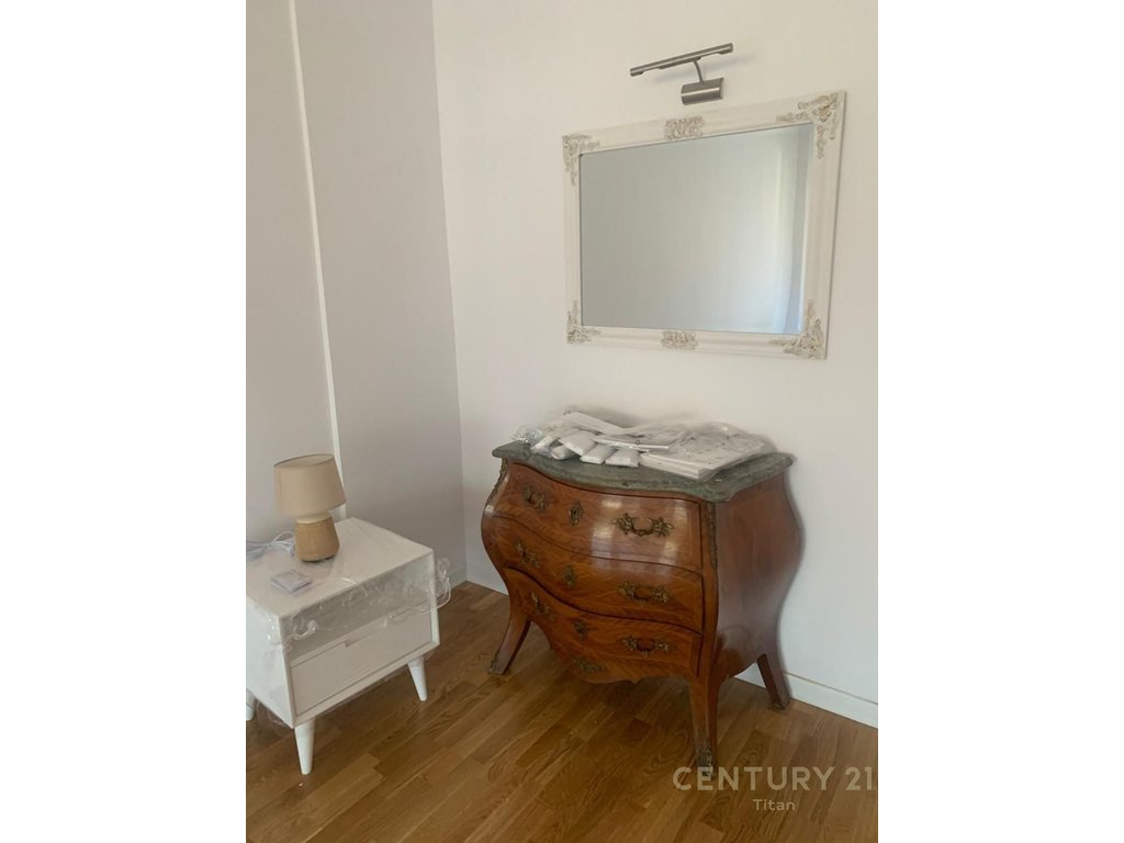 Apartament 3+1+2 me Qira tek Ish Blloku!