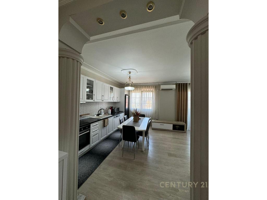 Shitet Apartament 2+1+2 tek Oxhaku