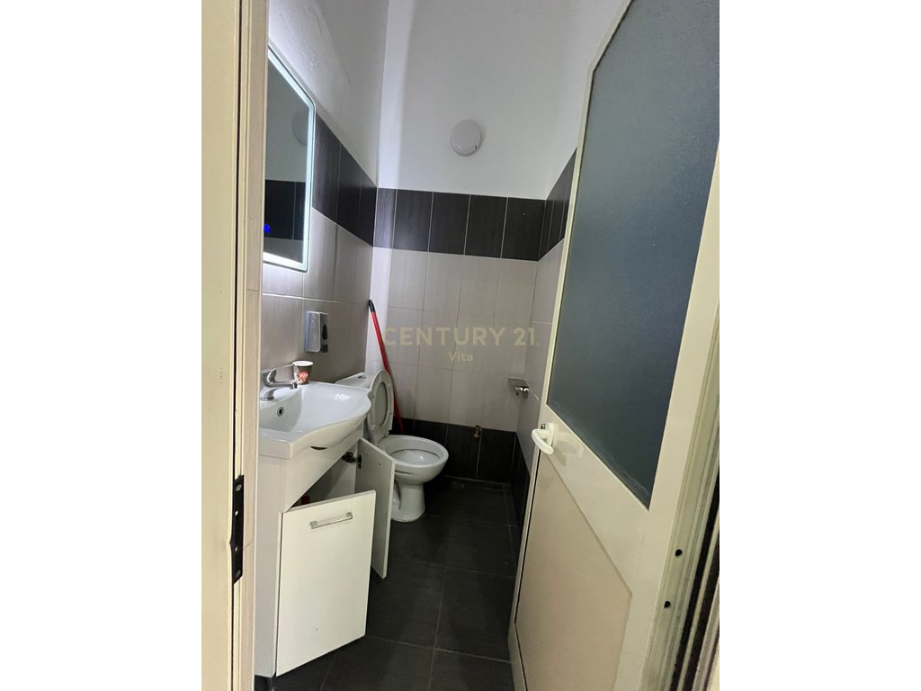 COMMERCIAL SPACE FOR RENT, BEHIND THE DURRES POLICE DISTRICT !!!