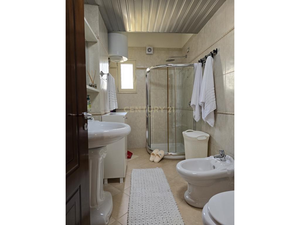 Apartment 2+1 for sale in Durrës near the Police Directorate!
