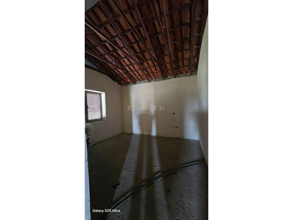 TWO-STOREY VILLA FOR SALE IN ARAPAJ, DURRES !!
