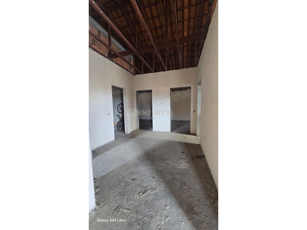 TWO-STOREY VILLA FOR SALE IN ARAPAJ, DURRES !!