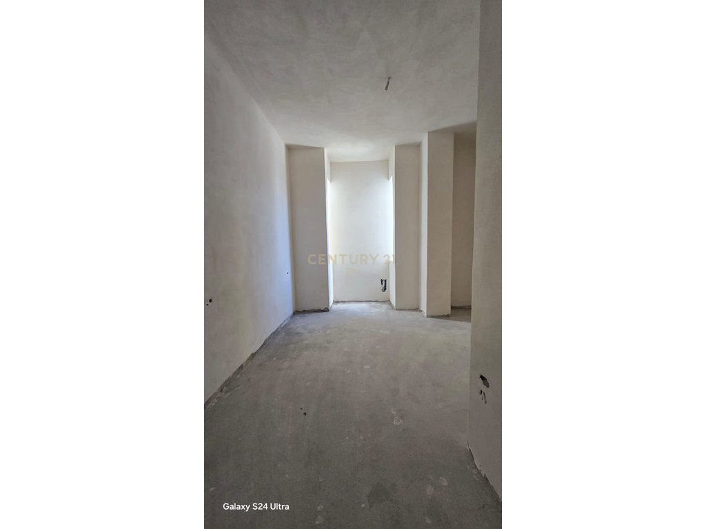 SELL APARTMENTS 1+1 IN A LARGE NEW UNIQUE BUILDING!