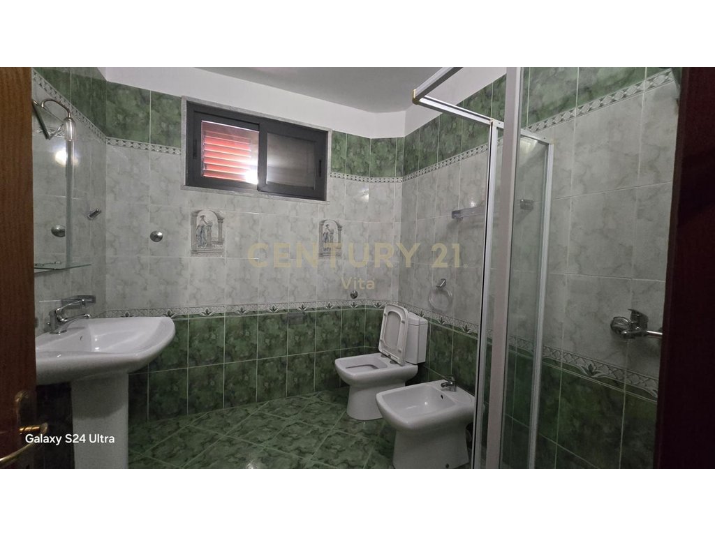 VILLA WITH 3 FLOORS FOR RENT IN DURRES !!