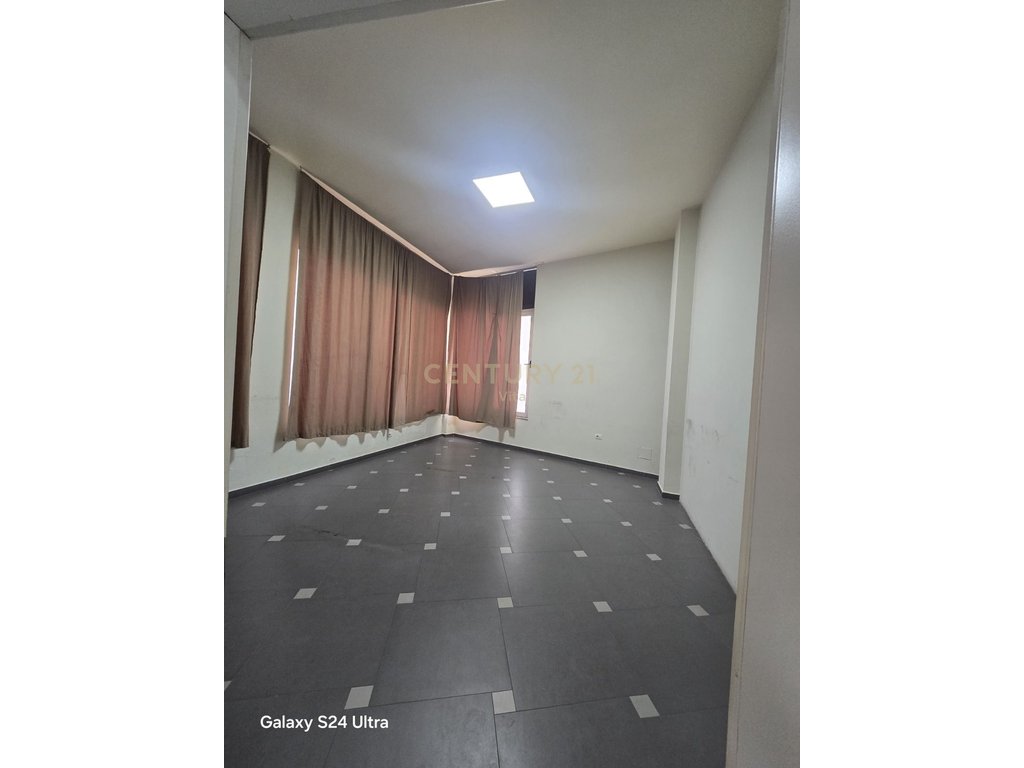 500m2 space for rent in Shkozet, Durrës, on the main road!