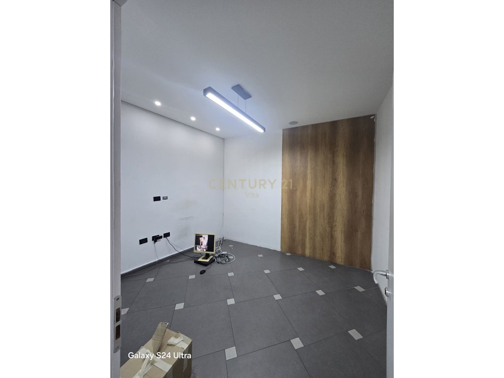 500m2 space for rent in Shkozet, Durrës, on the main road!