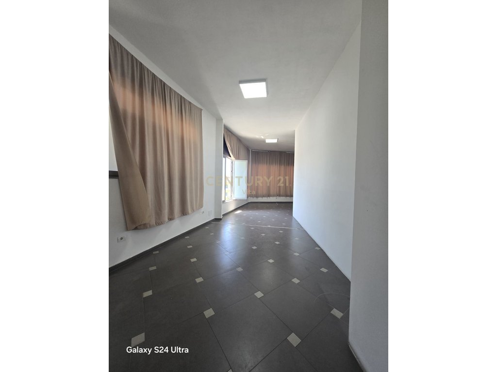 500m2 space for rent in Shkozet, Durrës, on the main road!
