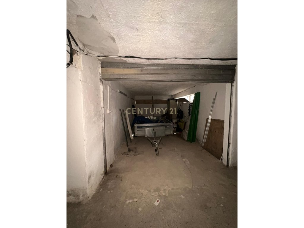 Garage for sale 21m2 in Golem, Durres !!