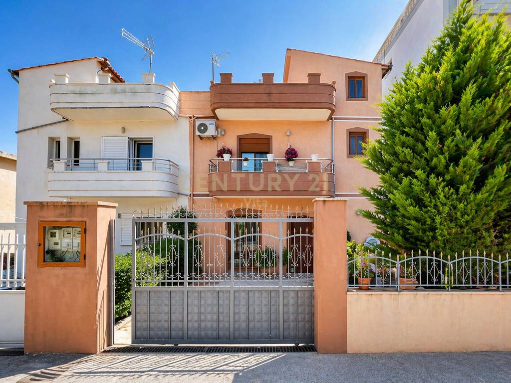 2+1 Apartment with Balcony and City View, for Rent near the Hospital in Durrës!!