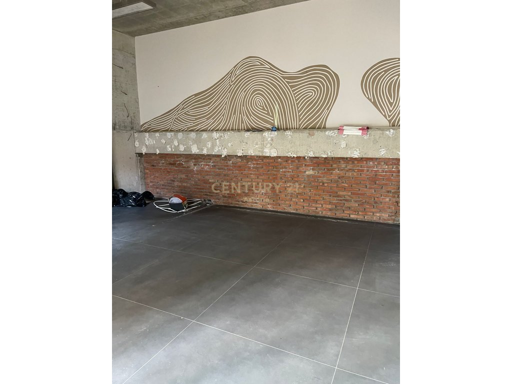 Commercial space for sale – open space