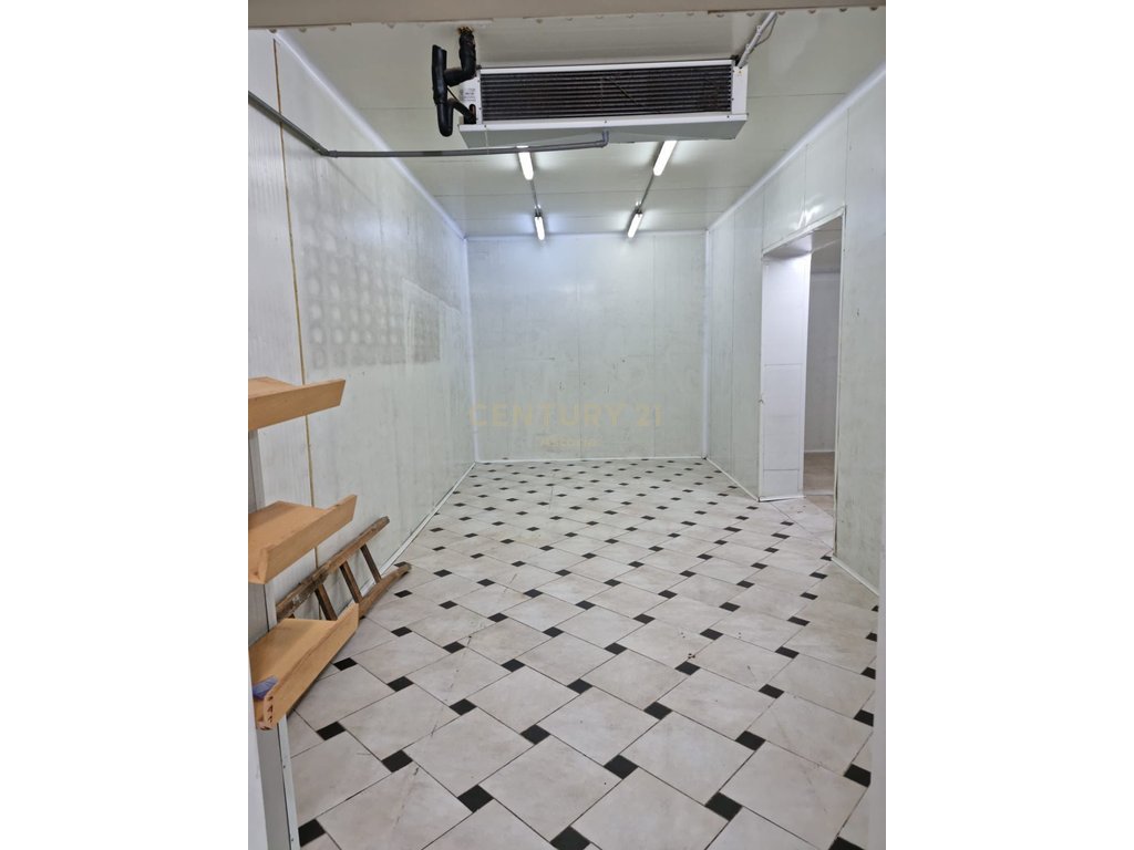 BUSINESS PREMISES FOR SALE, WAREHOUSES IN THE LOCATION