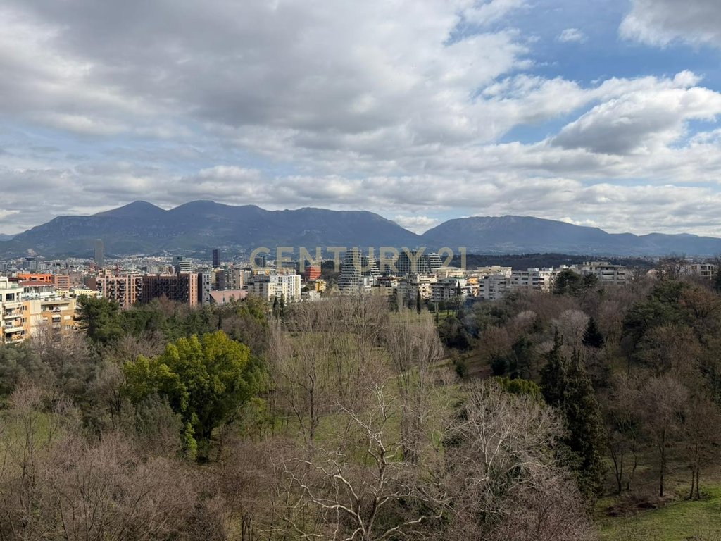 1+1 Apartment with Veranda 90 m² – 5th Floor, open view of the Botanical Garden