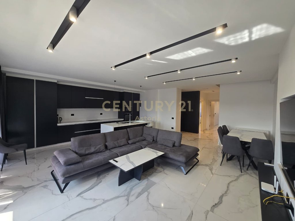 Modern 2+1+2 apartment for sale near Old Hipoteka