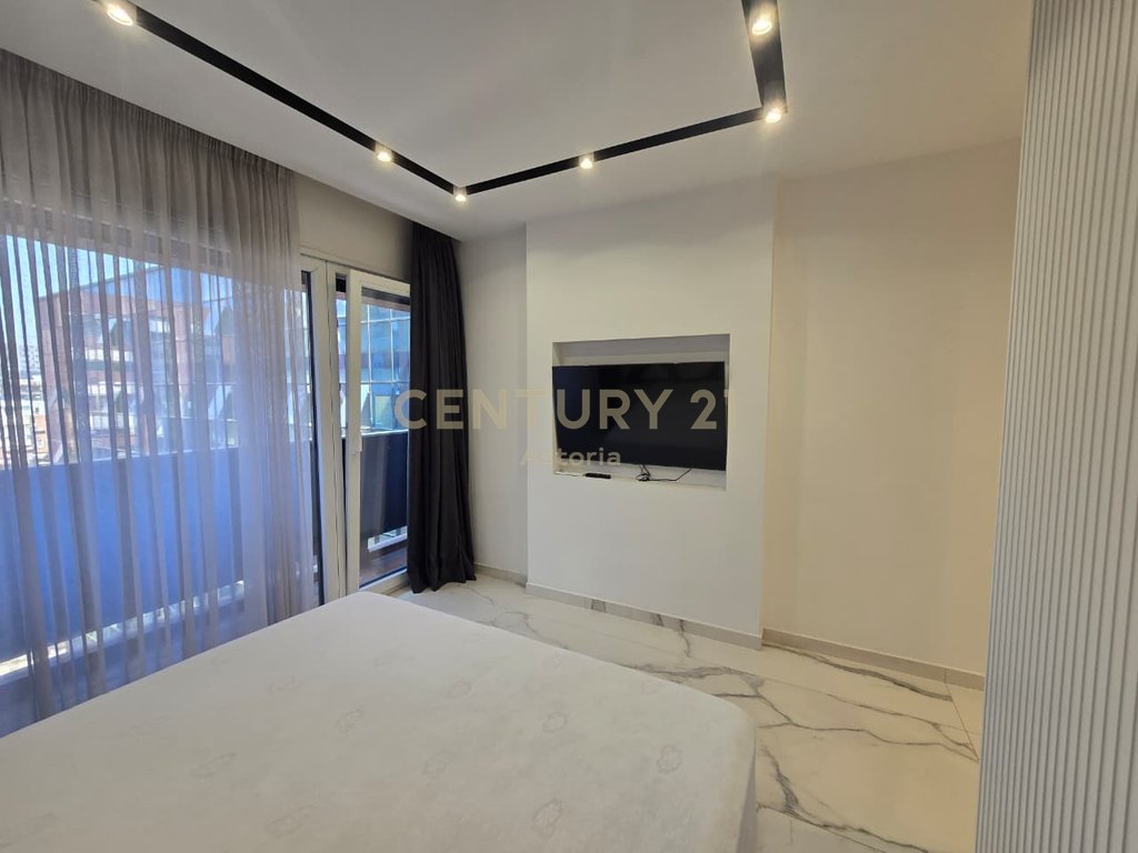 Modern 2+1+2 apartment for sale near Old Hipoteka