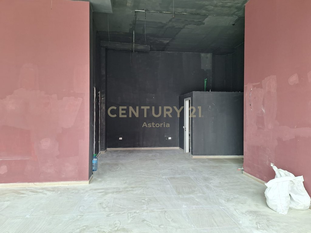 COMMERCIAL SPACE FOR RENT AT SIMA COM