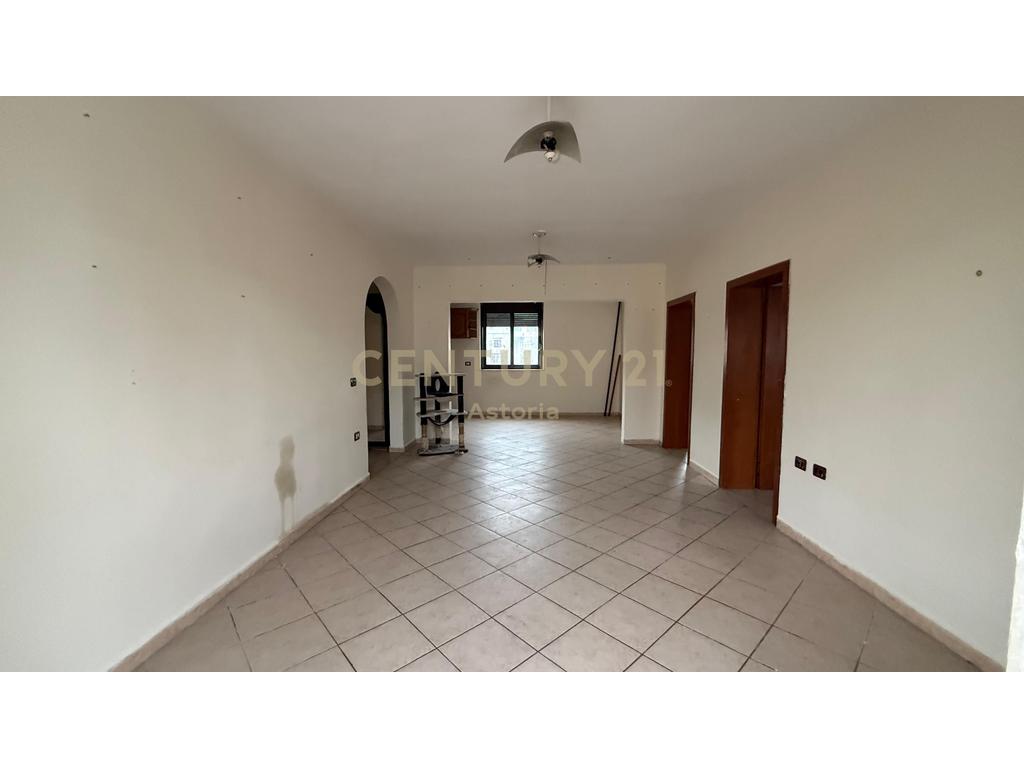 APARTMENT 2+1+2 FOR SALE AT 21 DHJETORI