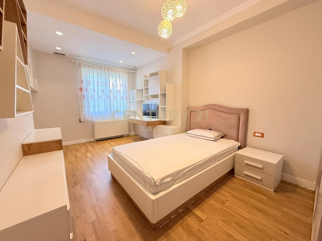 Modern 3+1+2 apartment with 2 parking spaces – Premium location in Komuna e Parisit (Da Capo)