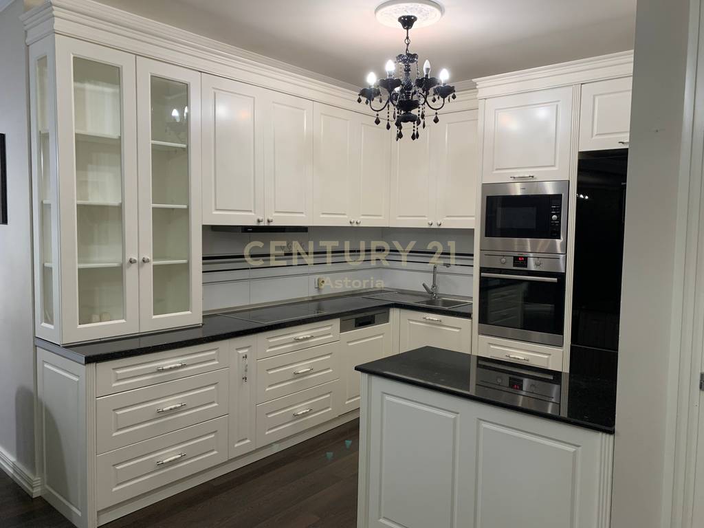 Spacious 2+1 apartment with 2 bathrooms and a closed balcony