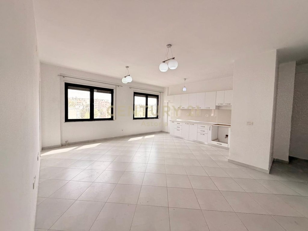 APARTMENT 2+1+2 FOR SALE NEAR THE FORMER ELECTRICAL MARKET, IT'S OK BAR