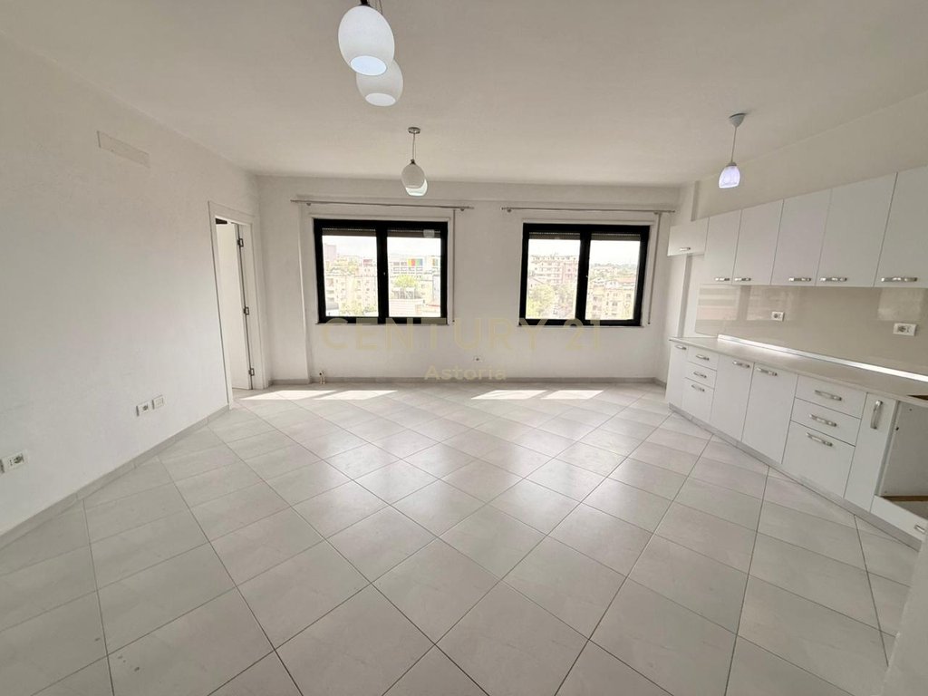 APARTMENT 2+1+2 FOR SALE NEAR THE FORMER ELECTRICAL MARKET, IT'S OK BAR