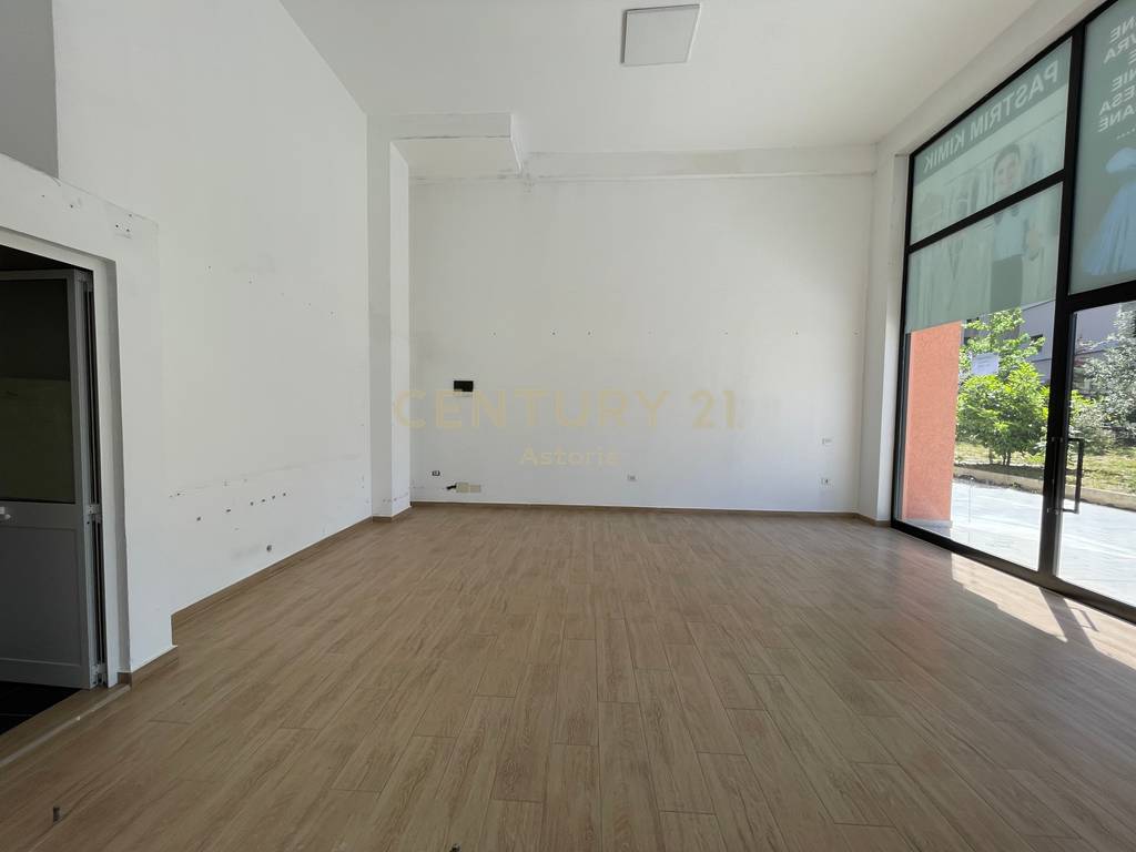 BUSINESS PREMISES FOR RENT IN ASTIR, JOLLA AREA.