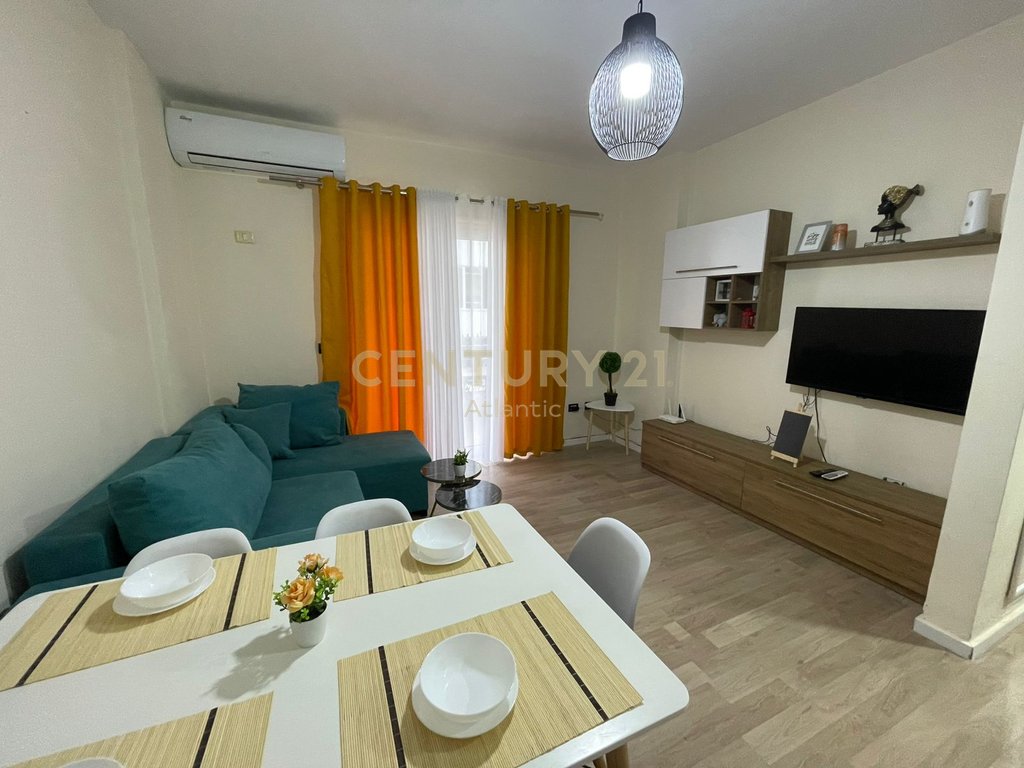 FOR DAILY RENT, SUPER APARTMENT 30 METERS FROM THE SEA NEAR ADRIATIC HOTEL, DURRES BEACH.