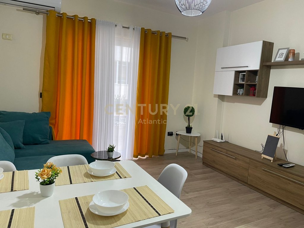 FOR DAILY RENT, SUPER APARTMENT 30 METERS FROM THE SEA NEAR ADRIATIC HOTEL, DURRES BEACH.