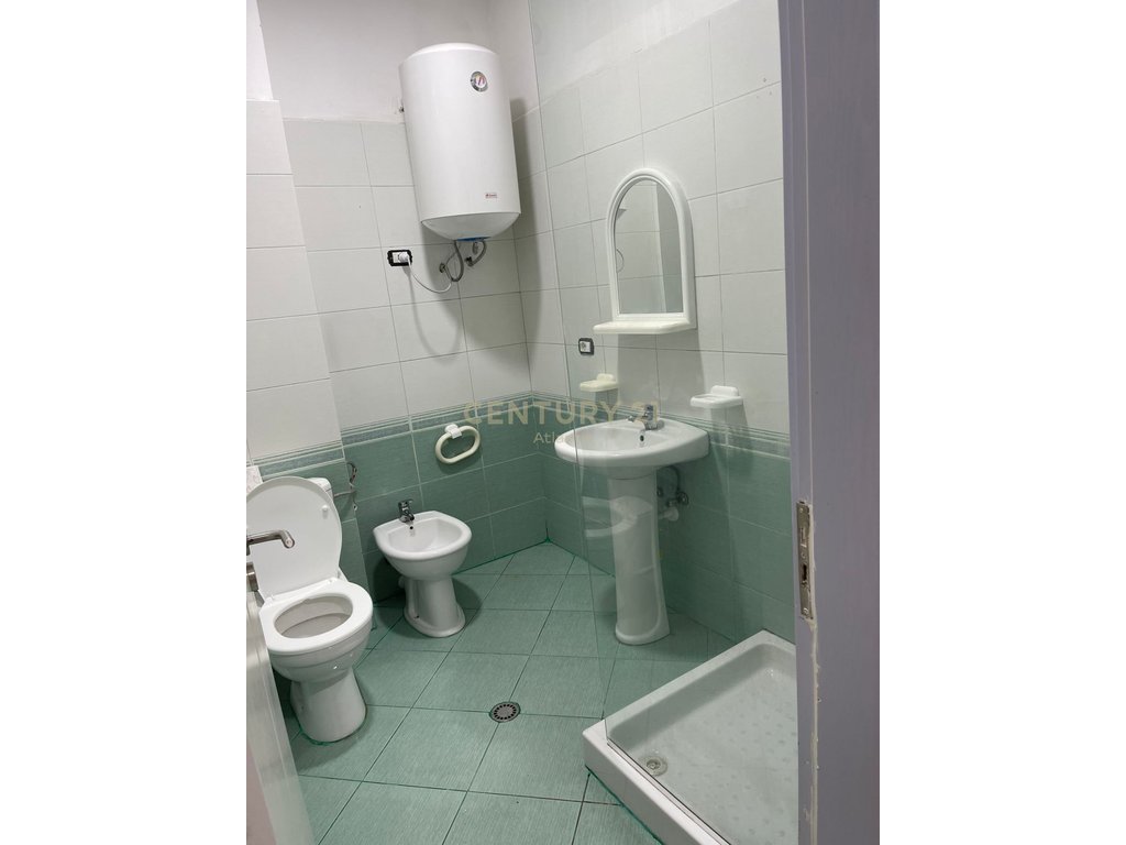 FOR DAILY RENT, SUPER APARTMENT 30 METERS FROM THE SEA NEAR ADRIATIC HOTEL, DURRES BEACH.