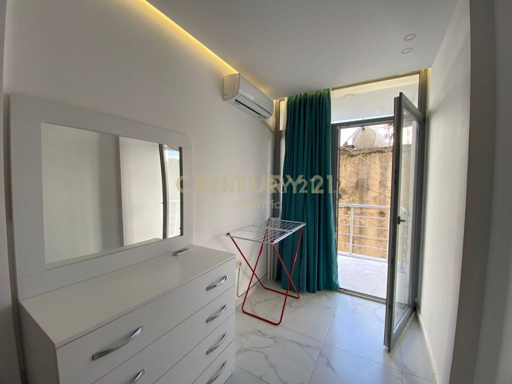 FOR RENT 2+1 APARTMENT FIRST LINE TO THE SEA, RROTA KUQE BEACH!