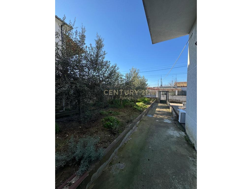 Villa for sale – Arapaj, Durrës Strategic location near the main road.