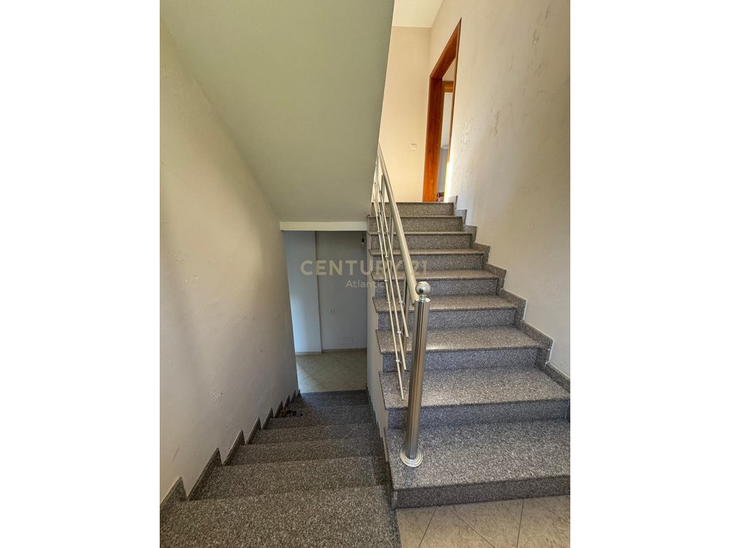 Villa for sale – Arapaj, Durrës Strategic location near the main road.