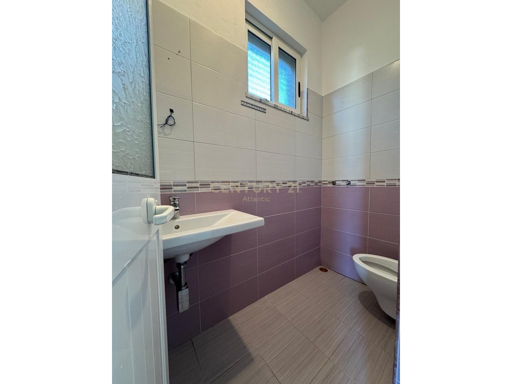 Villa for sale – Arapaj, Durrës Strategic location near the main road.