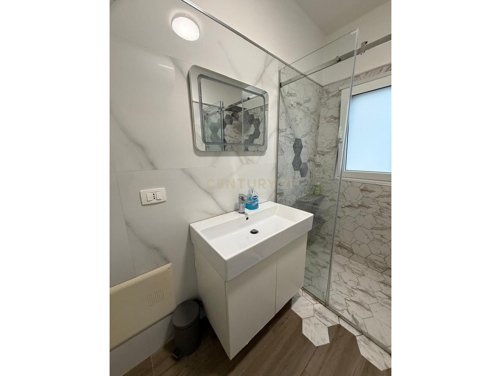 1+1 Apartment private residence + parking space For Sale in Mali i Robit, Durrës - €90,000 | 60 m²