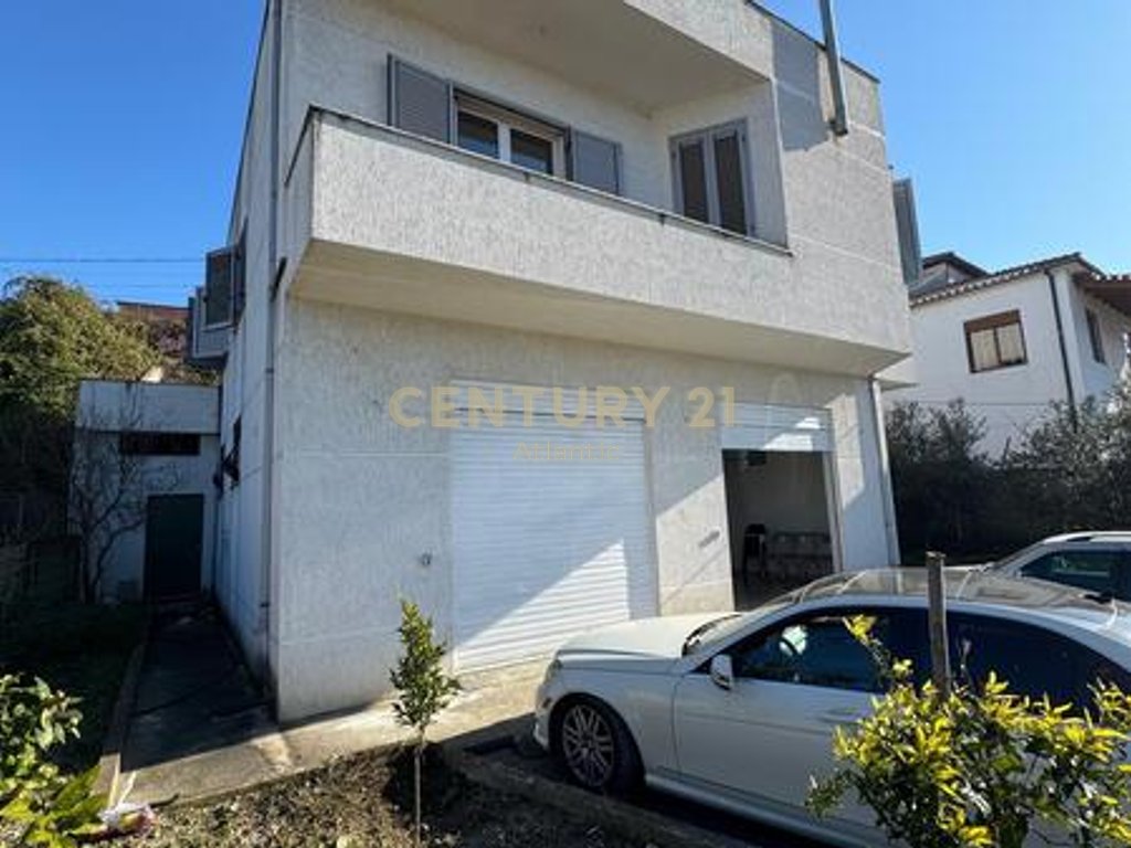 Villa for rent – Arapaj, Durrës Strategic location near the main road.