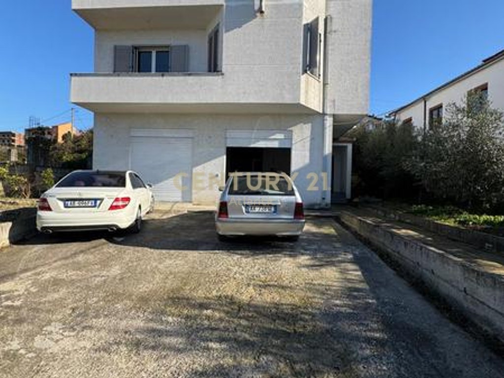 Villa for rent – Arapaj, Durrës Strategic location near the main road.