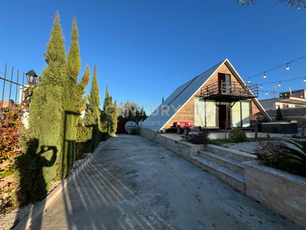 VILE ALPINE DRRURI WITH JACUZZI FOR SALE IN SHKALLNURE DURRES !