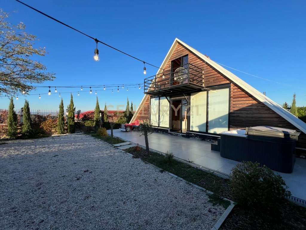 VILE ALPINE DRRURI WITH JACUZZI FOR SALE IN SHKALLNURE DURRES !