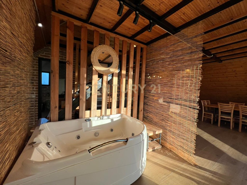 VILE ALPINE DRRURI WITH JACUZZI FOR SALE IN SHKALLNURE DURRES !