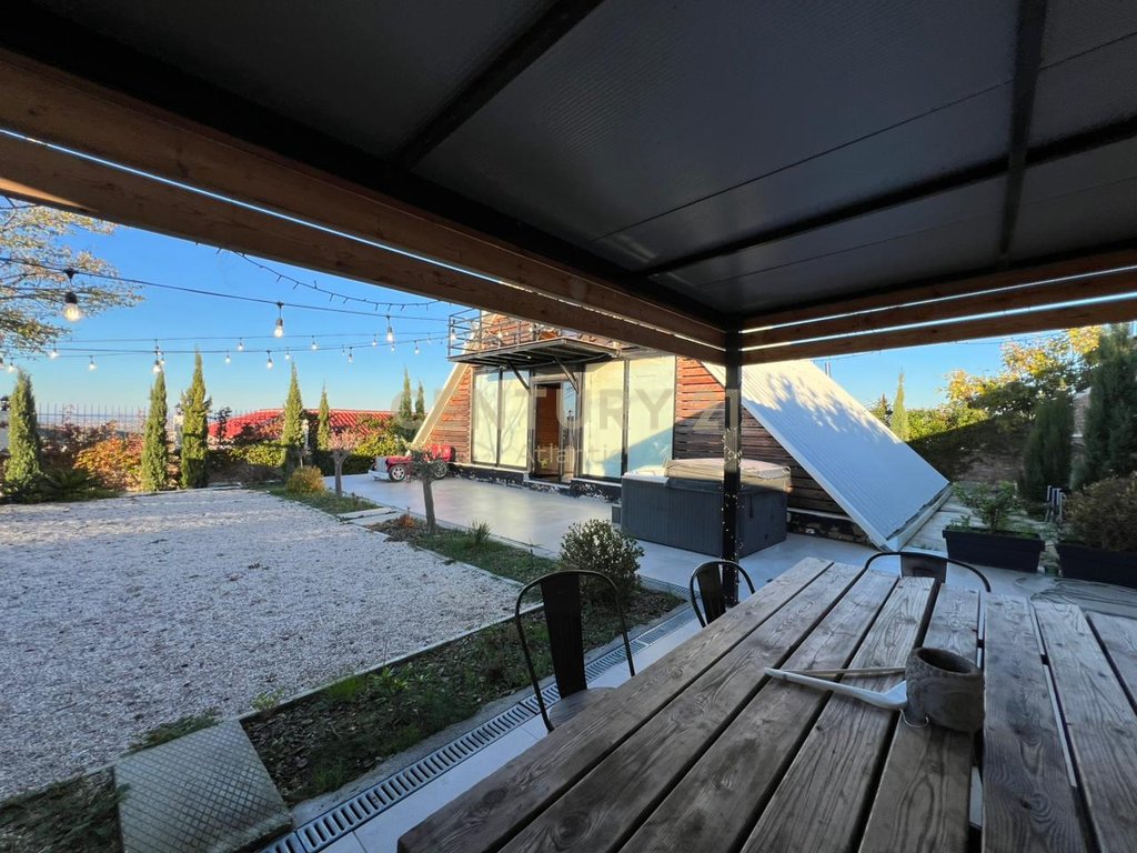 VILE ALPINE DRRURI WITH JACUZZI FOR SALE IN SHKALLNURE DURRES !