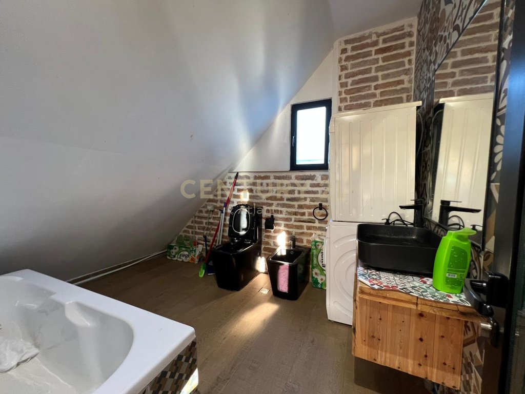 VILE ALPINE DRRURI WITH JACUZZI FOR SALE IN SHKALLNURE DURRES !
