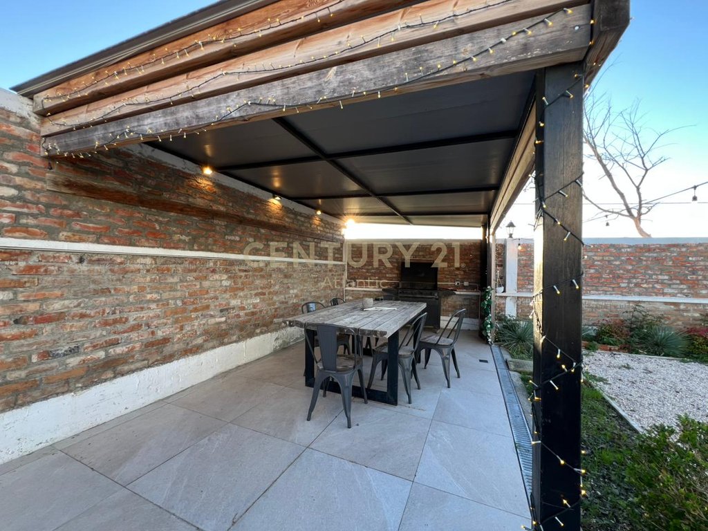 VILE ALPINE DRRURI WITH JACUZZI FOR SALE IN SHKALLNURE DURRES !